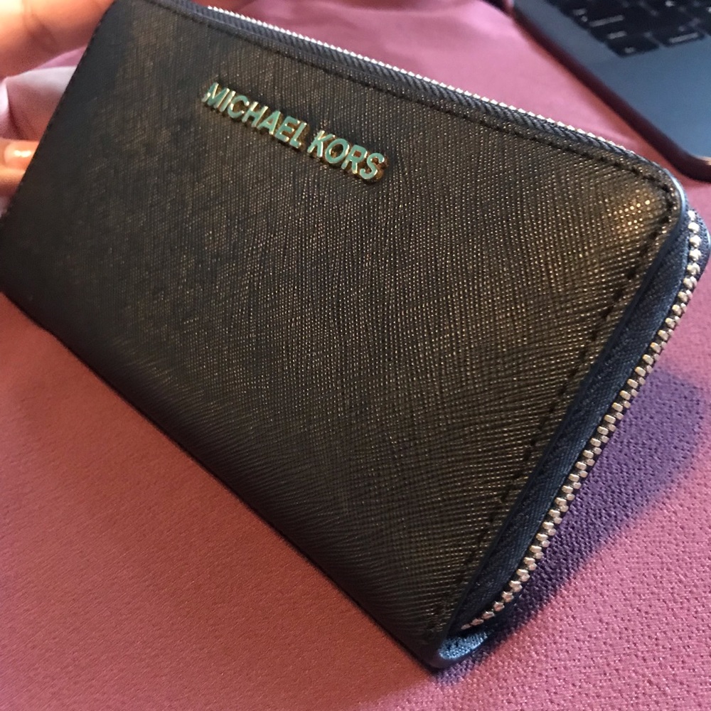 Michael kors wallet